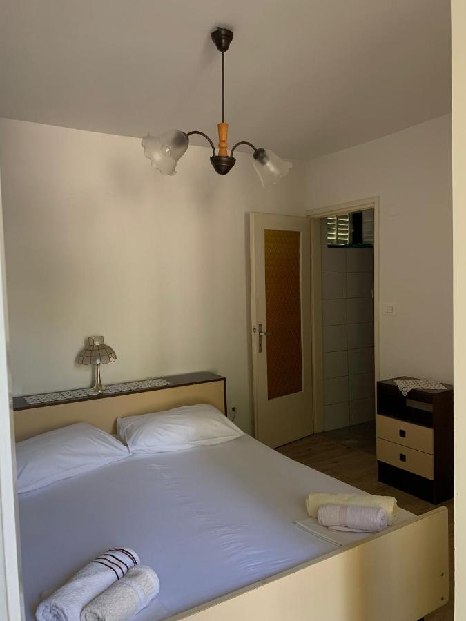 Apartments Pahljina Palit Bagian luar foto