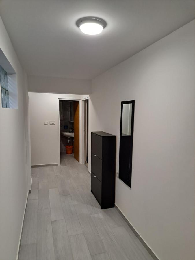 Apartments Pahljina Palit Bagian luar foto